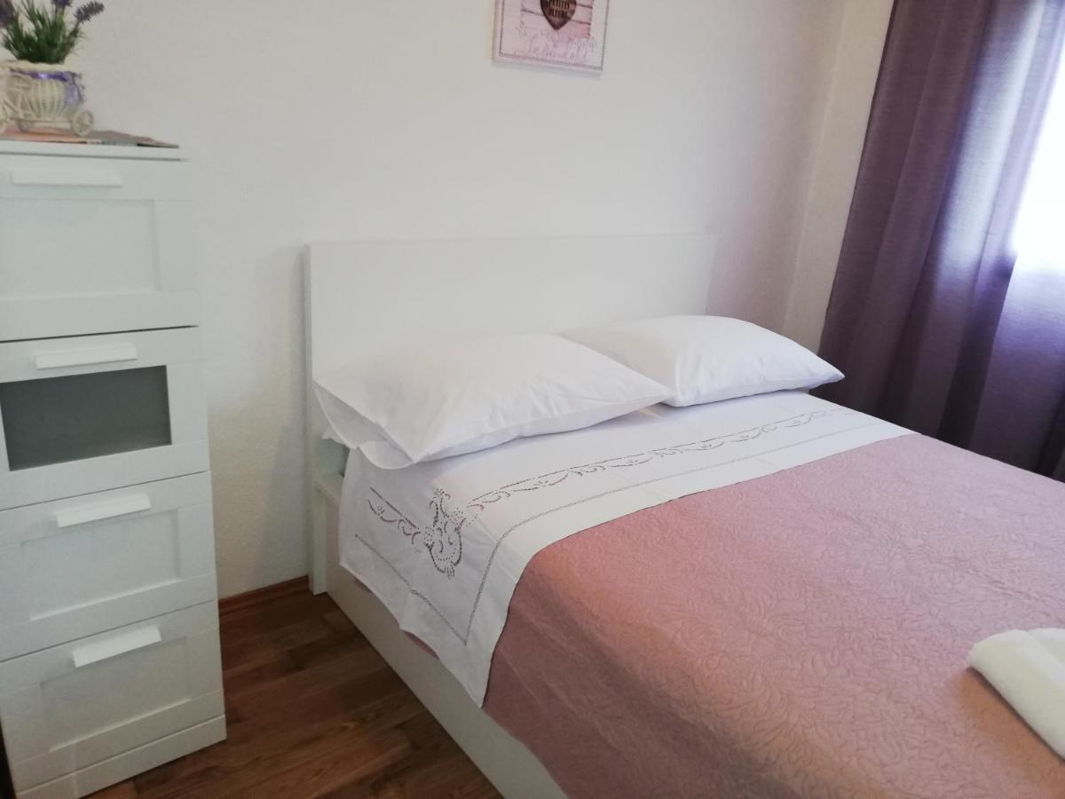 Apartment Pecarevic - A Holiday With A Stunning View Vis Exteriér fotografie