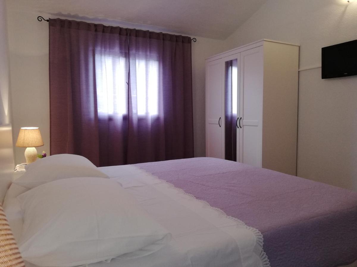 Apartment Pecarevic - A Holiday With A Stunning View Vis Exteriér fotografie