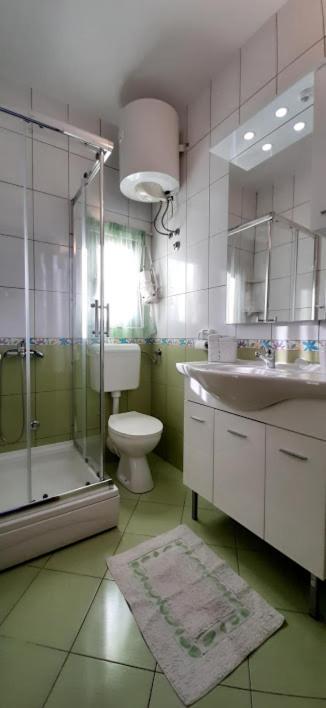 Apartment Pecarevic - A Holiday With A Stunning View Vis Exteriér fotografie
