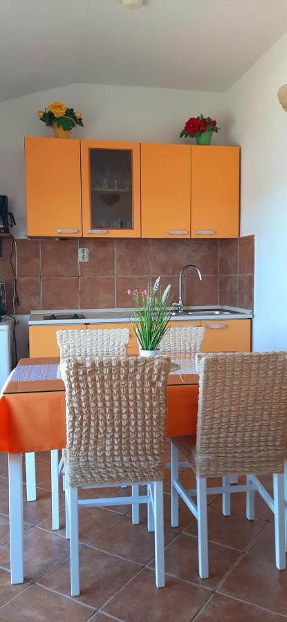 Apartment Pecarevic - A Holiday With A Stunning View Vis Exteriér fotografie