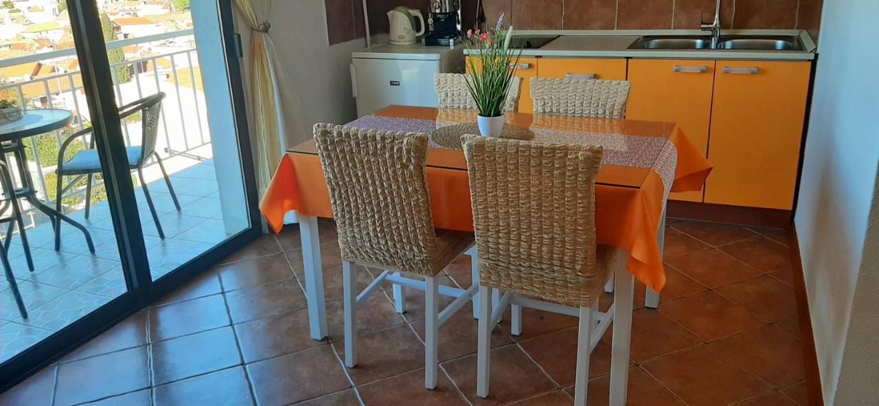 Apartment Pecarevic - A Holiday With A Stunning View Vis Exteriér fotografie