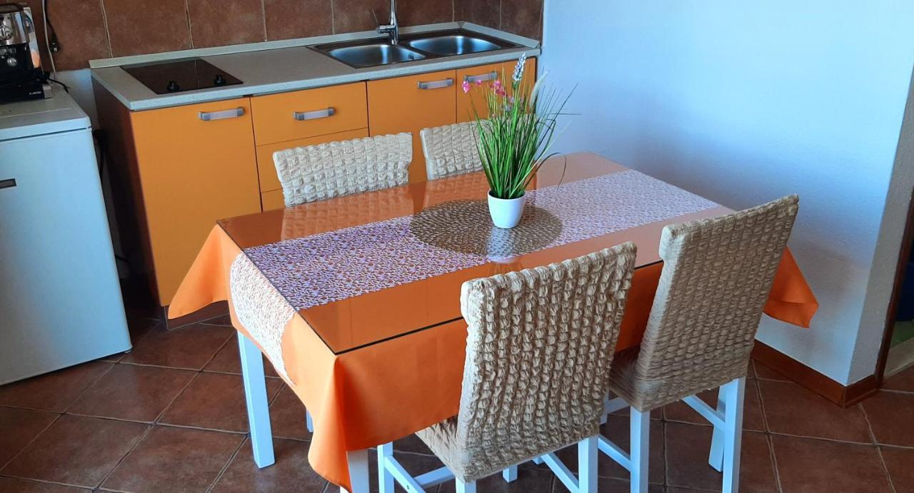 Apartment Pecarevic - A Holiday With A Stunning View Vis Exteriér fotografie