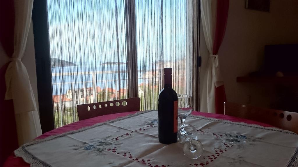 Apartment Pecarevic - A Holiday With A Stunning View Vis Exteriér fotografie