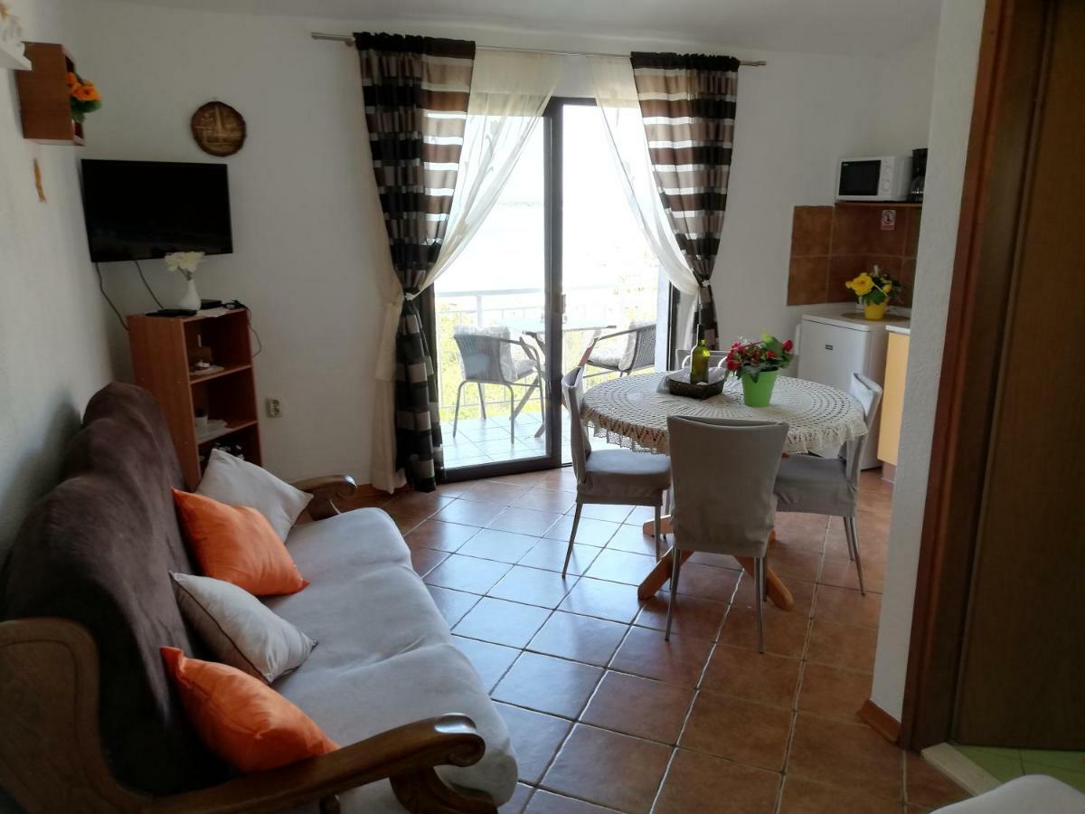 Apartment Pecarevic - A Holiday With A Stunning View Vis Exteriér fotografie